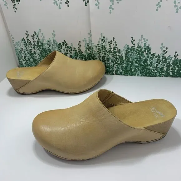 Dansko Nubuck Leather Tan Professional Comfort Clogs Size 40 EU/9.5-10 US Women - Picture 10 of 14